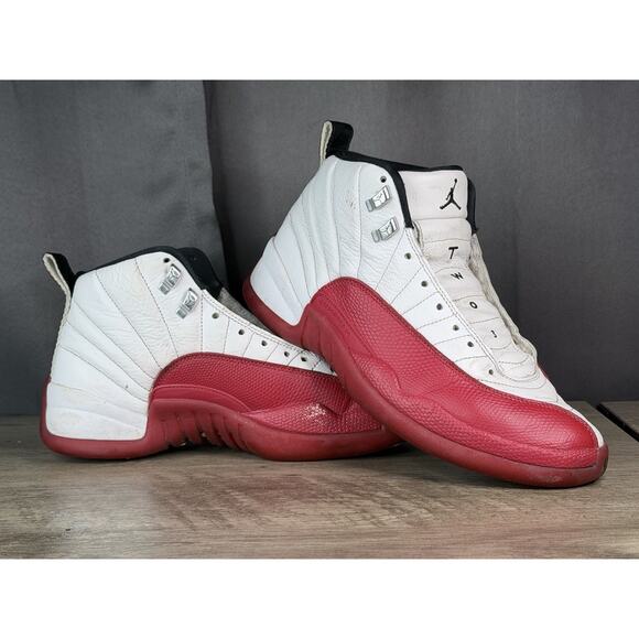 Air Jordan 12 Retro Cherry 2009 Size 9.5 Pre-owned no insole and laces - Picture 1 of 9